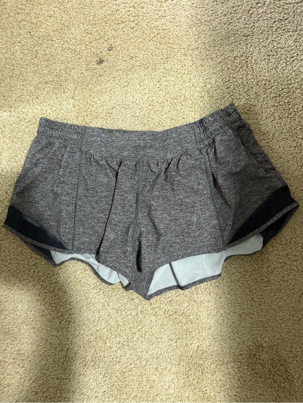 lululemon hotty hot low rise 2.5”